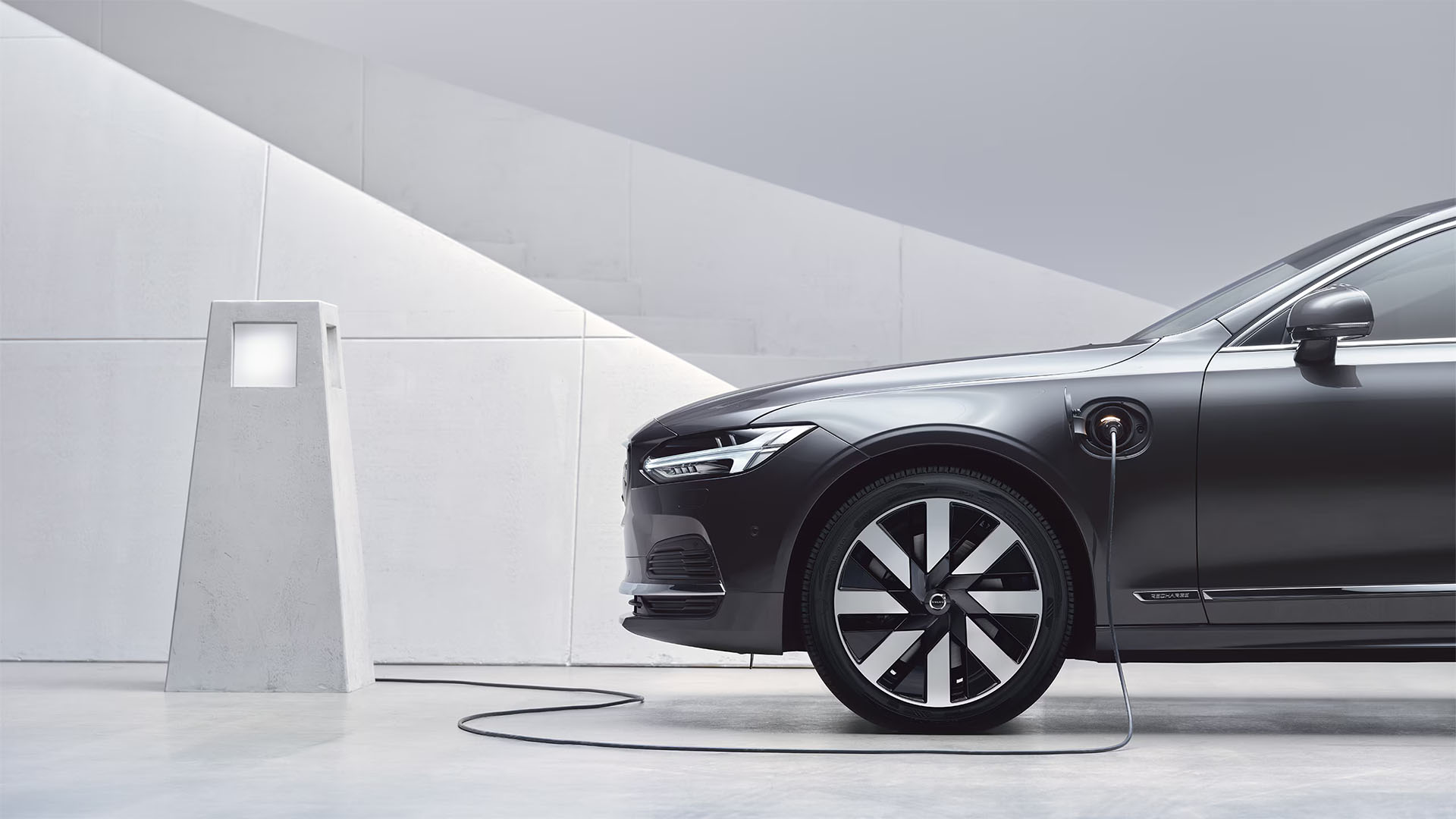 s90-hybrid-gallery-3-16x9