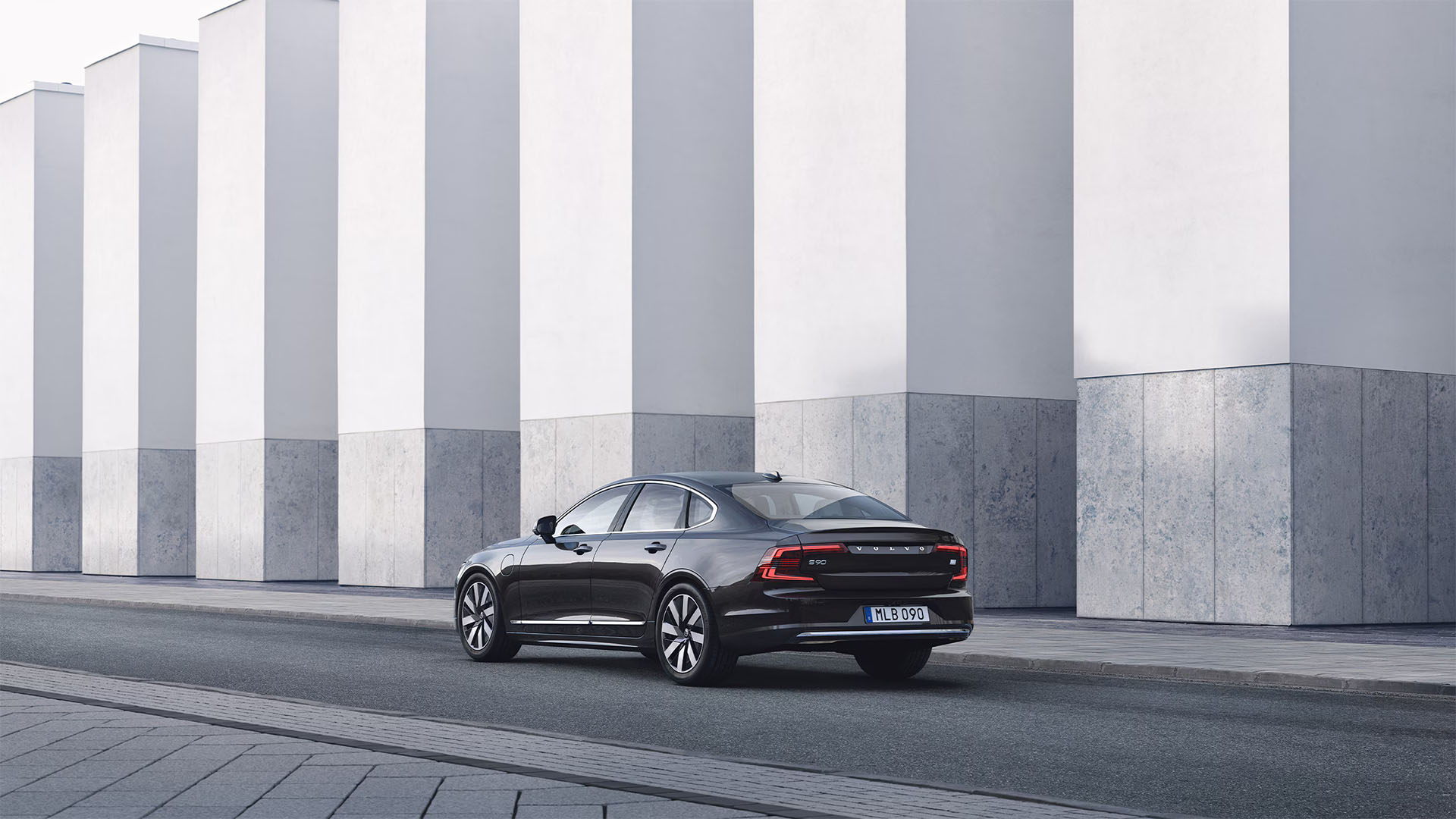 s90-hybrid-gallery-7-16x9