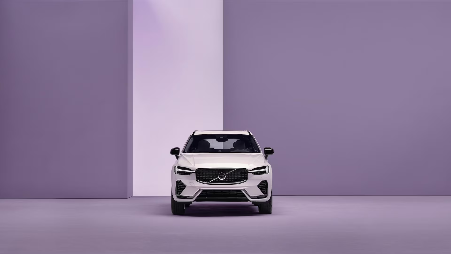 xc60-hybrid-gallery-1-16x9