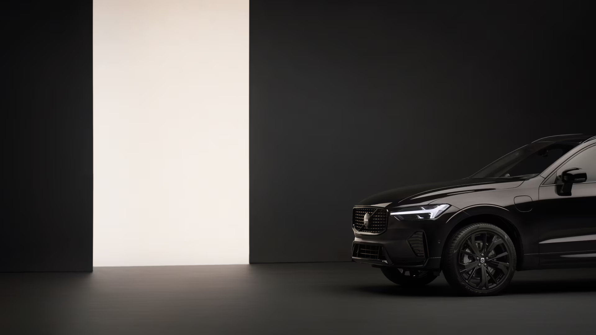 xc60-hybrid-gallery-11-16x9