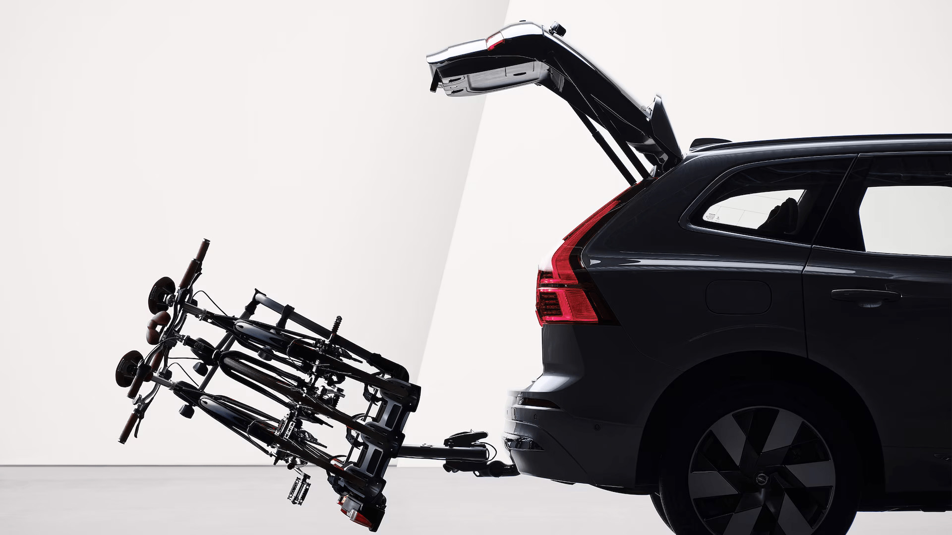 xc60-hybrid-gallery-9-16x9-min